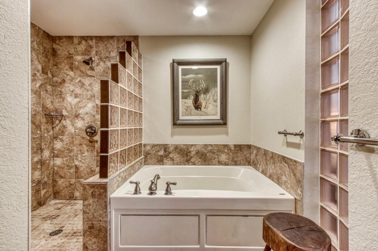 Gorgeous 2Bd 2Bth Condo With Mountain Views Pool Hot Tub Game Room Close To Parkway Pigeon Forge Exterior photo